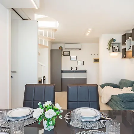 Navigli Panoramica Terrazzo Free Parking Ac Wifi דירה *
