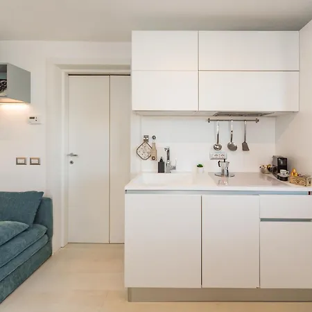 Navigli Panoramica Terrazzo Free Parking Ac Wifi דירה *